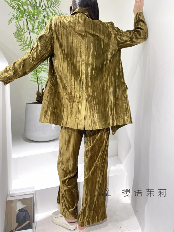 A爆的复古丝绒西装 足够动心 YYMOLI樱语茉莉