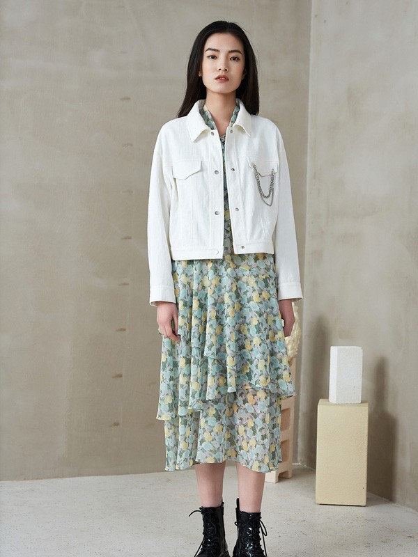 碎花连衣裙适合搭配什么外套 西装外套适合夏季吗