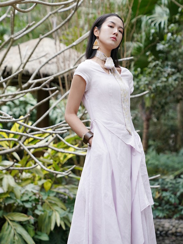 热烈庆祝底色女装西安王府井正式开业!