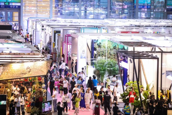 2021时尚深圳丨追光去!收好这份rundown不翻车