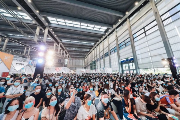 2021时尚深圳丨追光去!收好这份rundown不翻车