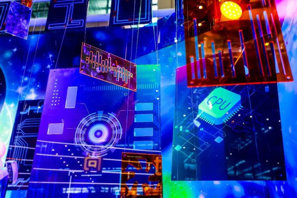 2021时尚深圳丨追光去!收好这份rundown不翻车