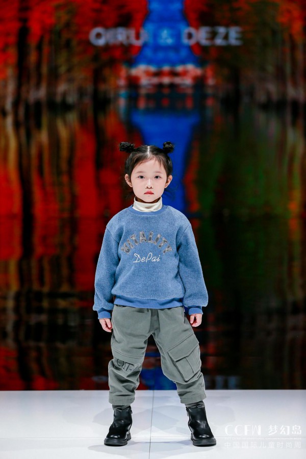 琦瑞德泽-德牌·夏焕变秋粹然ￜ瑞牌·夏澜秋御 2021CCFW中国国际儿童时尚周闭幕颁奖盛典