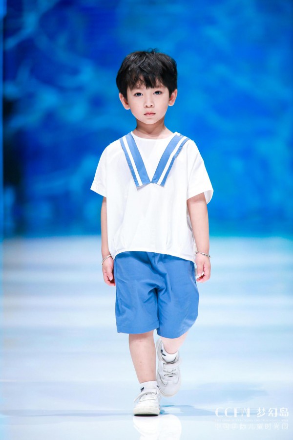 琦瑞德泽-德牌·夏焕变秋粹然ￜ瑞牌·夏澜秋御 2021CCFW中国国际儿童时尚周闭幕颁奖盛典