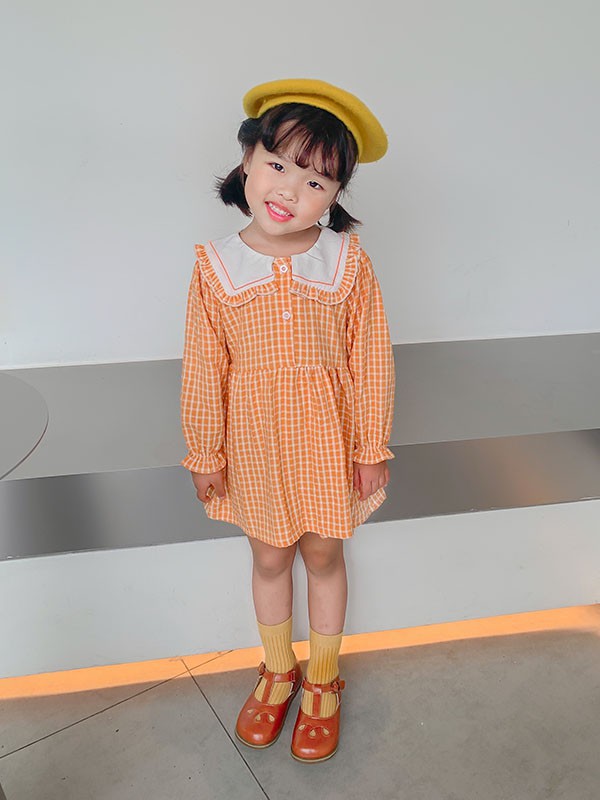 秋天小女孩穿什么好看?方格元素连衣裙适合秋天吗