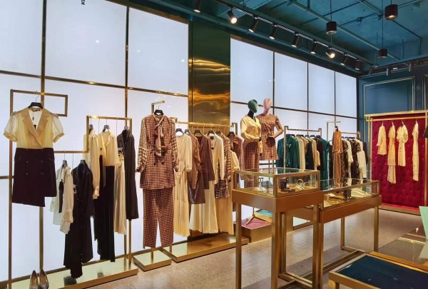 热烈祝贺纽方女装贵州盘州店隆重开业!