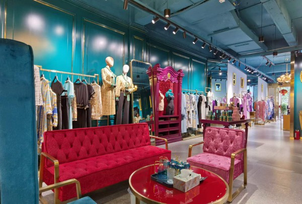 热烈祝贺纽方女装贵州盘州店隆重开业!