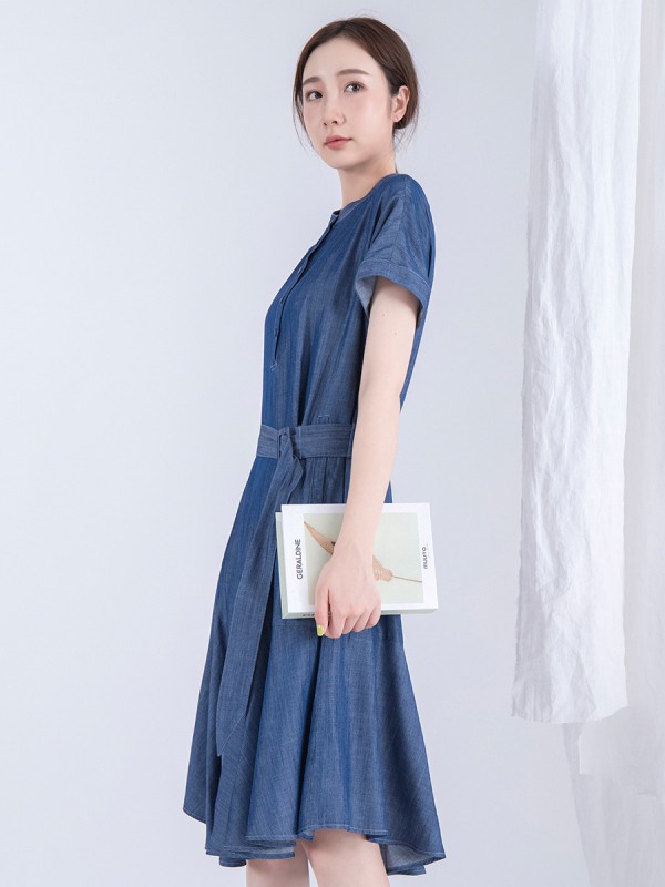 蓝色连衣裙怎么挑选 什么款式更加清新减龄