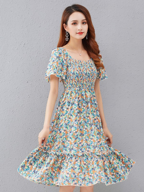 什么样的印花连衣裙好看 小雏菊怎么样