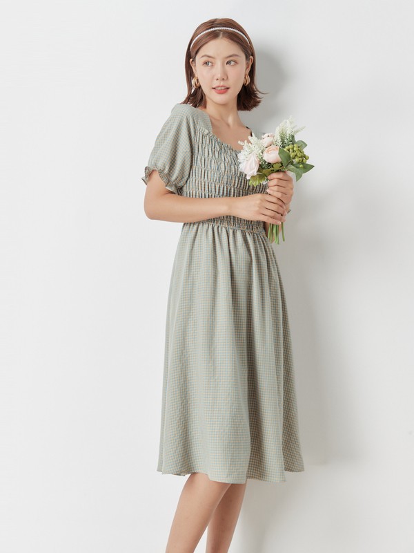 浅绿色连衣裙怎么挑选 一字肩适合什么人穿