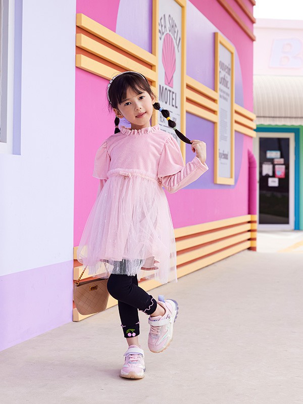 粉色单品要如何搭配?五六岁小女孩秋天穿什么