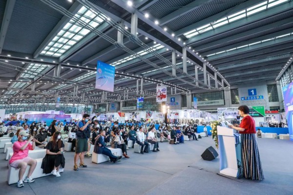 2021时尚深圳完美收官 中国时尚苏醒正当时