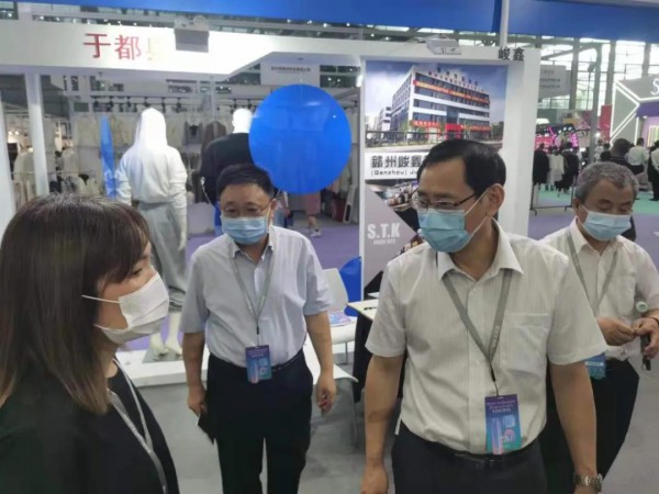 “五彩”赣州 闪耀时尚深圳