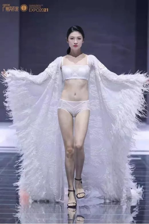 恭贺都市新感觉荣获2021年中国内衣黑马奖年度百强!