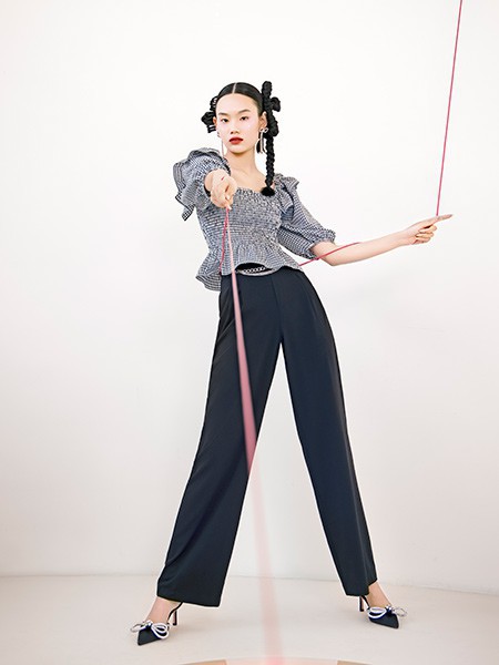 如何打造冷酷风?黑色单品如何穿出帅气感?