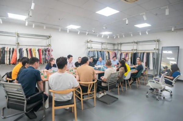 构建“链长制”推进产业高质量发展,粤服协开展番禺服装产业调研行