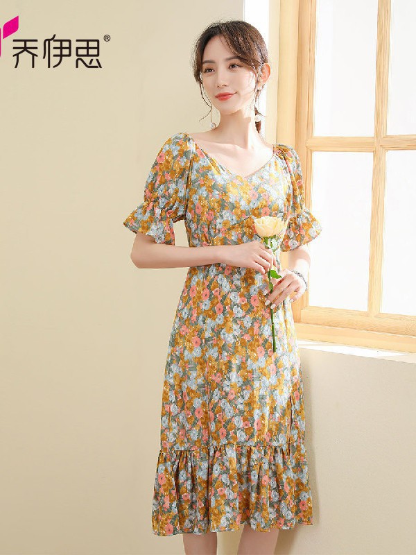 浪漫碎花连衣裙怎么挑选 什么款式更显气质温柔