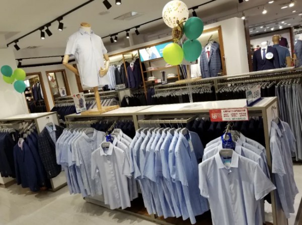 恭喜罗蒙辽宁大连百货商城盛大开业