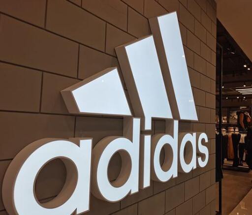 阿迪达斯,耐克在华收入下滑  国产品牌迅速崛起