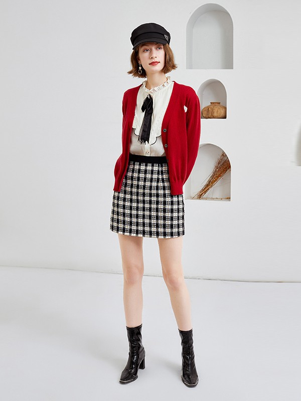 七夕情人节穿半身裙适合搭配什么样的上衣外套呢