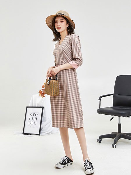 日常休闲风格的穿搭指南!衬衫搭配什么裤子好看?