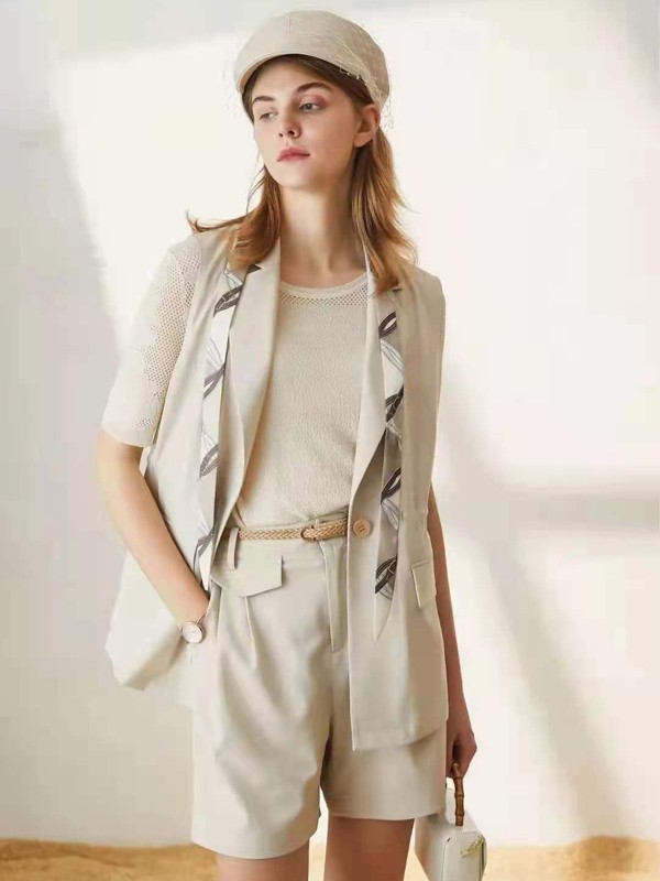 有哪些好看的衣服套装?日常出门穿什么衣服好看