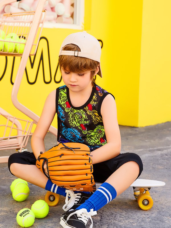 5岁小男孩夏天的必备单品有哪些?小男孩T恤怎么搭配