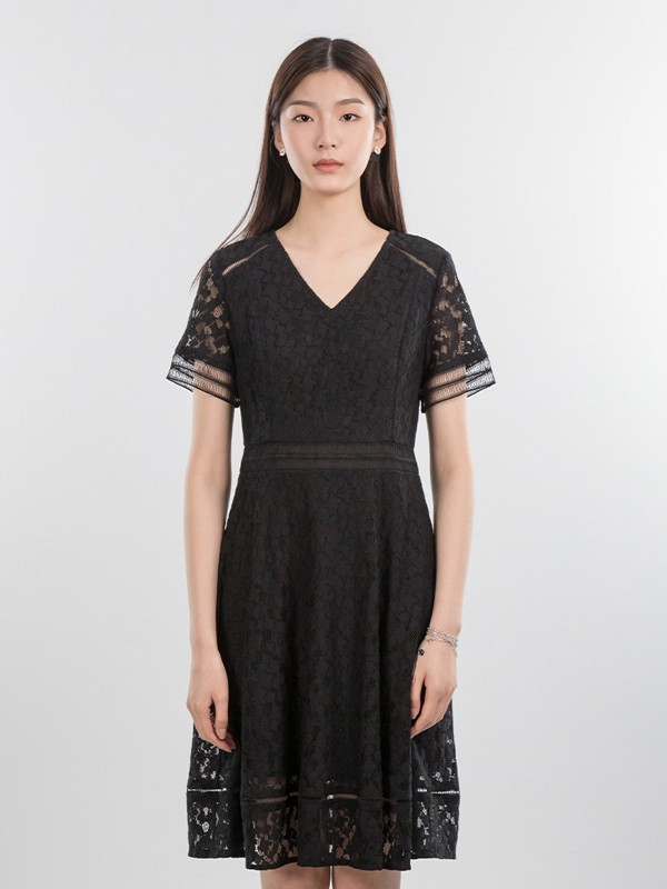 碎花连衣裙好看吗?有哪些好看的小黑裙?