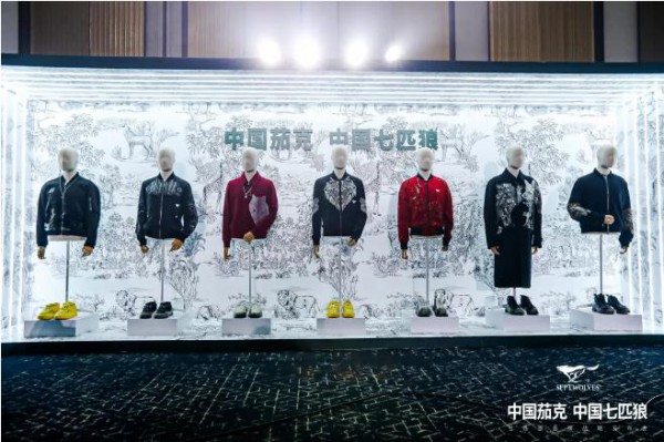 苏炳添签约代言男装七匹狼