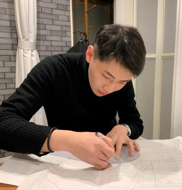 北京服装学院 x 迪尚集团医护服装联合发布会:“最美逆行者” | SS22 CFW 特别呈现