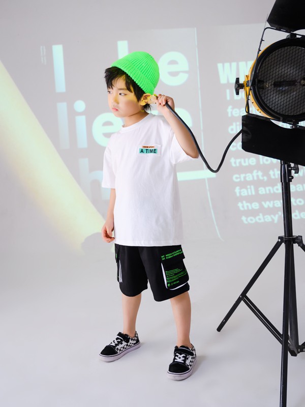 2-3岁男生短袖上衣可以怎么穿搭?搭配什么裤子更好看