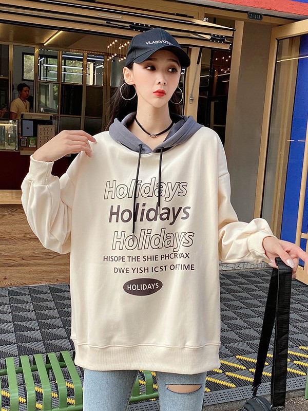 女生秋季连帽卫衣怎么穿 怎么搭配更好看