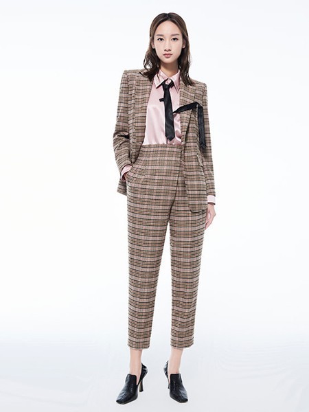 女生秋天服装搭配 这些款式怎么穿更洋气