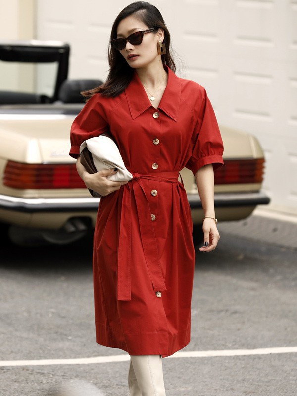 酒红色适合什么人穿?酒红色衬衫搭配什么裤子好看?