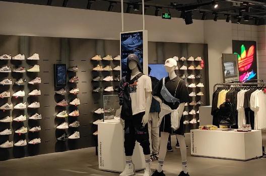 爱马仕在INS发布丝巾滤镜,Chanel收购意大利针织世家Paima