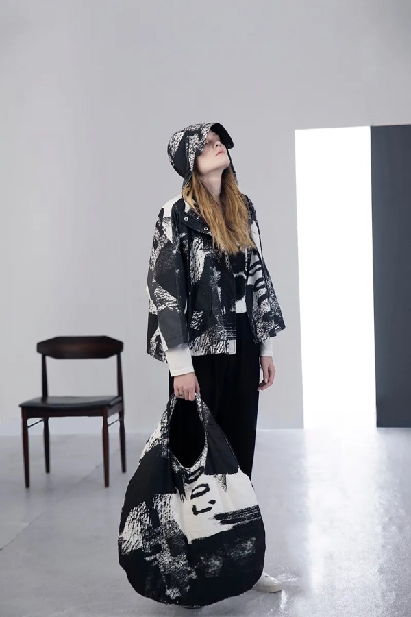 形上女装|水墨平纹 / 全部的黑白,全部的高山流水