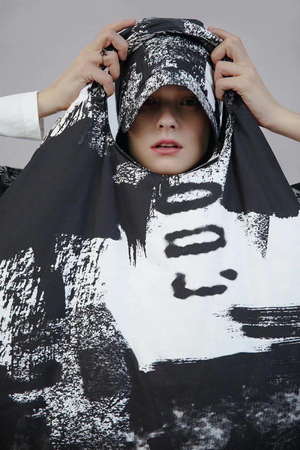 形上女装|水墨平纹 / 全部的黑白,全部的高山流水