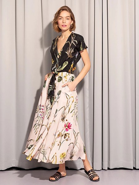 彩色印花服装怎么搭配 大面积的印花好看吗