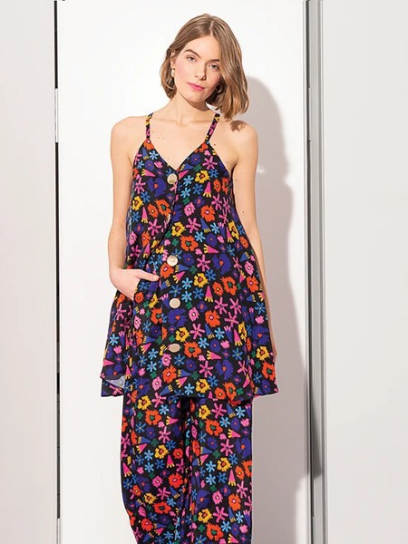 彩色印花服装怎么搭配 大面积的印花好看吗