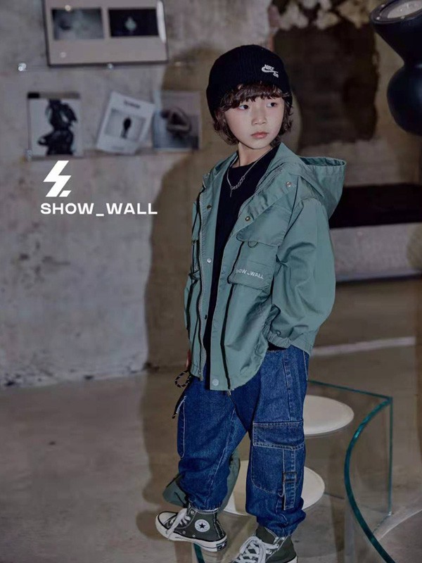 2021年超火的克莱因蓝,你Pick了吗! 5岁小男孩卫衣搭配什么裤子好看