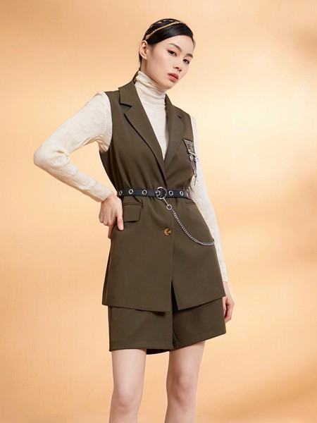 秋冬怎么穿保暖又显瘦 什么颜色的衣服更气质