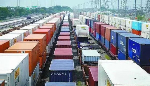 全球400艘船排队经历65年以来最大危机 有订单没利润同时风险极高 这种纺织生意还敢做嘛?