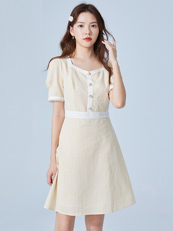 约会穿什么裙子比较适合?碎花裙搭配什么上衣好看?