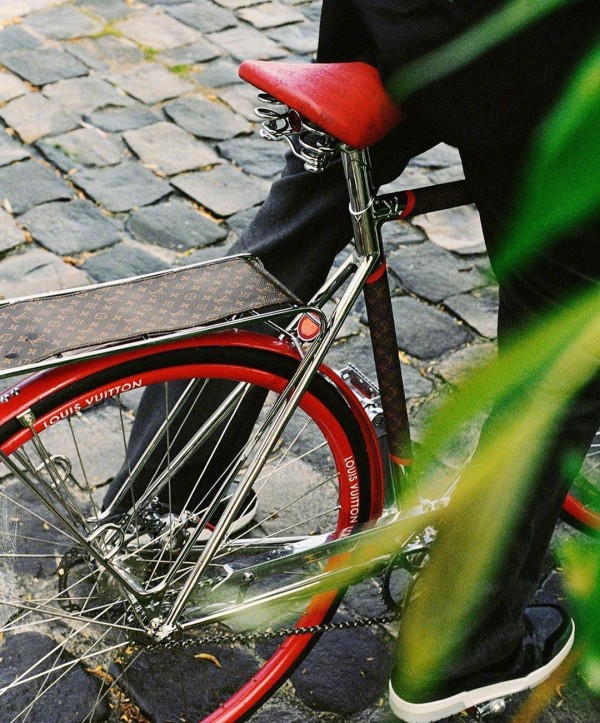 LV出自行车售价20万人民币,全国没有货需定制