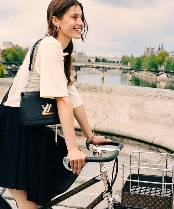 LV出自行车售价20万人民币,全国没有货需定制