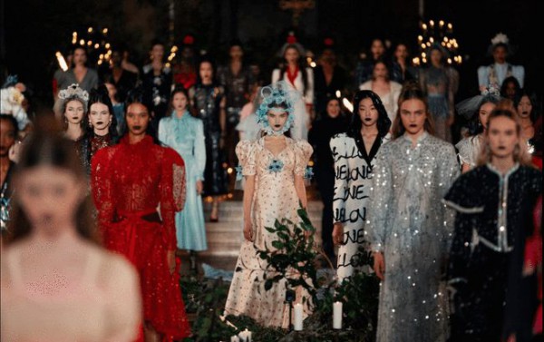 9月7日-12日将举行纽约时装周将,线上全程同步直播!