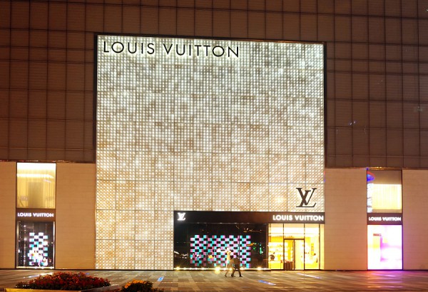 奢侈品牌纷纷进入线上,回顾奢侈品牌转型之路