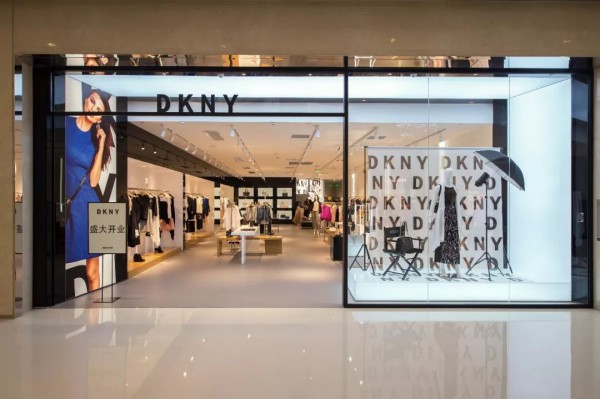 美国时装品牌拍卖新LOGO的NFT产权