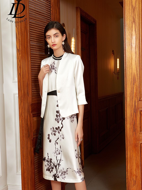 西装|外套怎么搭配时尚优雅 浅色款式怎么搭配