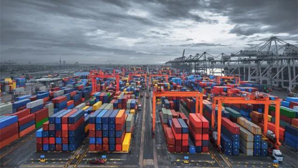 外贸出口舱位难求,运费上涨,外贸企业面临着大挑战!